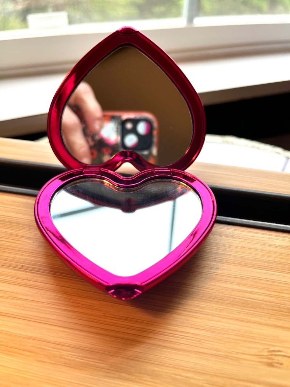 Lancome Limited Edition Shiny Hot Pink Heart Double Mirror Compact - Picture 9 of 11